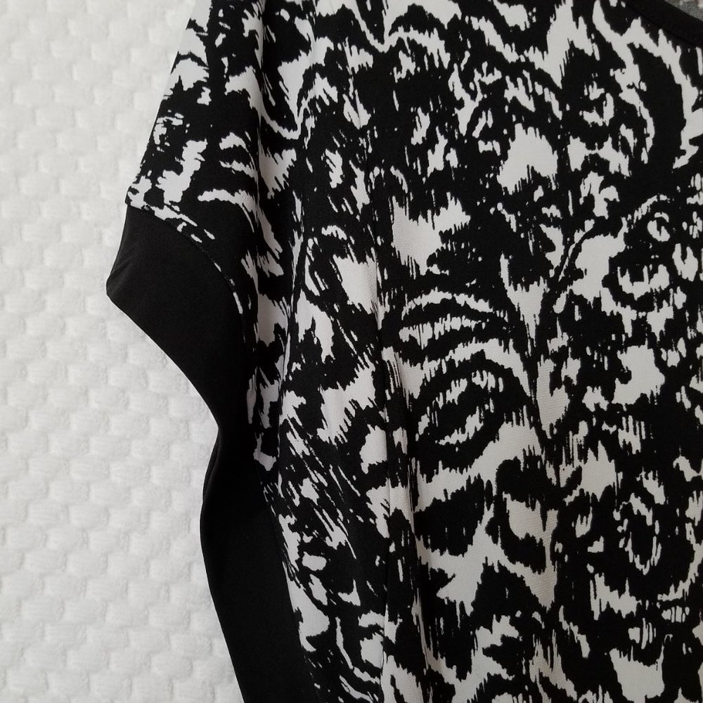 Alfani Floral Pullover Top Round Neckline Short Sleeves Black White Print Small - Picture 8 of 13